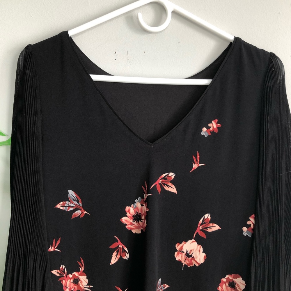 White House Black Market Pleat-Sleeve Shift Dress Size XS - Picture 8 of 10